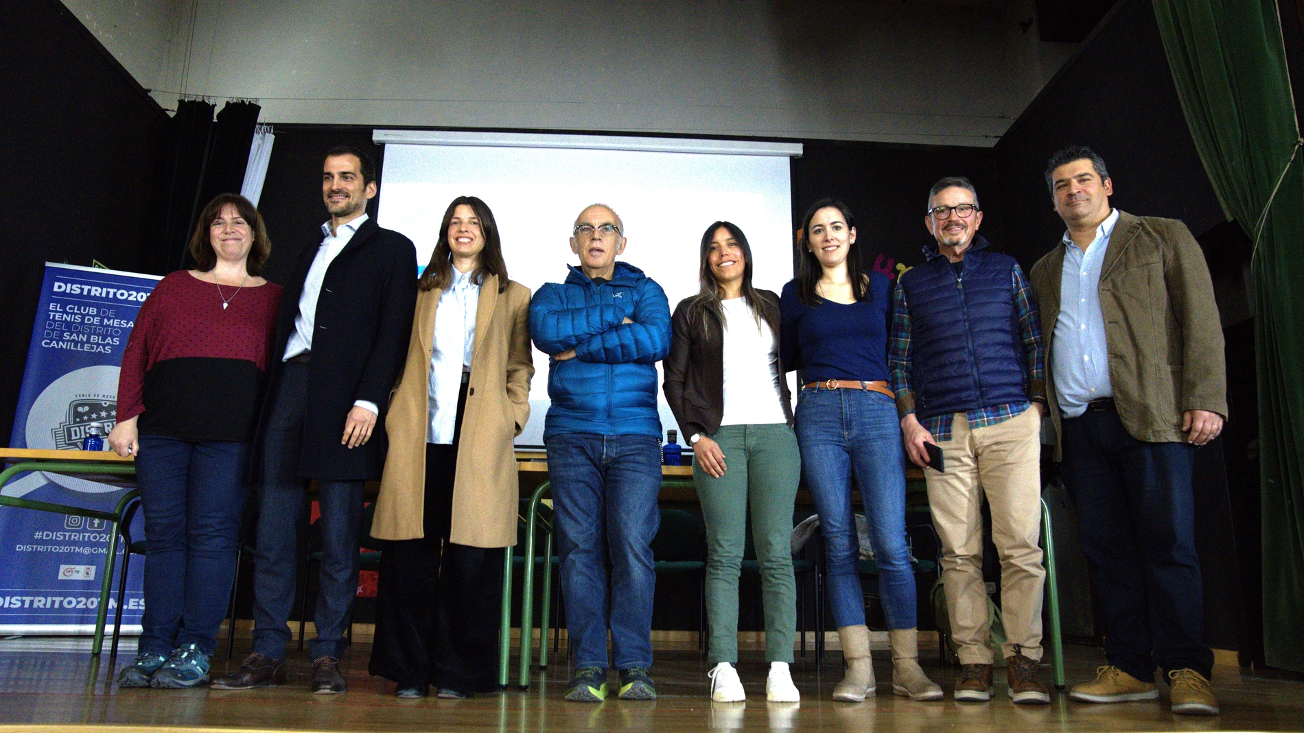Los participantes posaron al final del acto con los organizadores