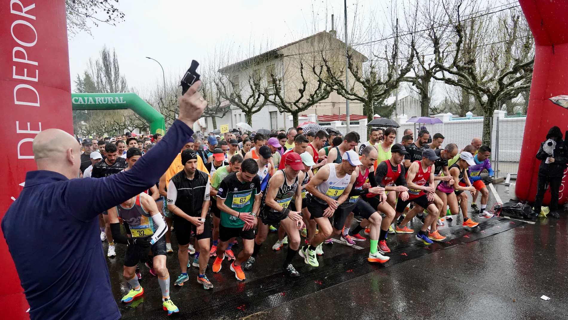 El alcalde de León, José Antonio Diez, asiste a la celebración de la XIV edición de la Media Maratón León Bernesga Motor