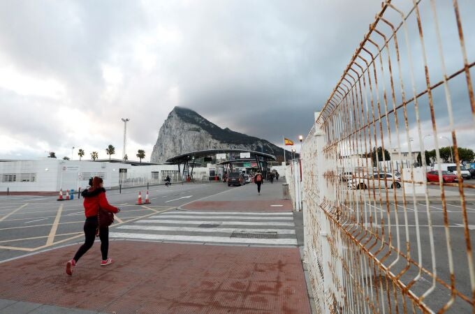 La cautela gana la batalla a la euforia en La Línea de la Concepción