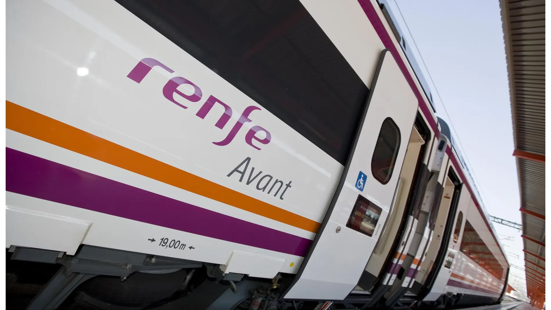 Economía/Transportes.- Renfe abre el plazo para adquirir los abonos gratuitos del tercer cuatrimestre del año