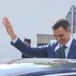 Pedro Sánchez y Juanma Moreno asisten a la colocación de la primera piedra de las obras del primer subtramo del tramo norte de la línea tres del metro (Sevilla)