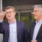 Feijóo viaja a Vitoria para apoyar al candidato a lehendakari del PP vasco, Javier de Andrés 