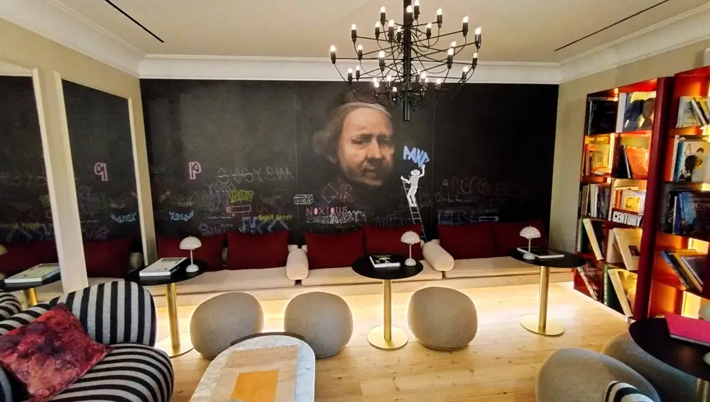 Instantánea del Lounge Bar, situado nada más entrar en el hotel