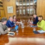 Hugo Morán y Carmen Crespo se reunieron en Madrid