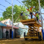 Preparativos de la Feria de Abril de Sevilla