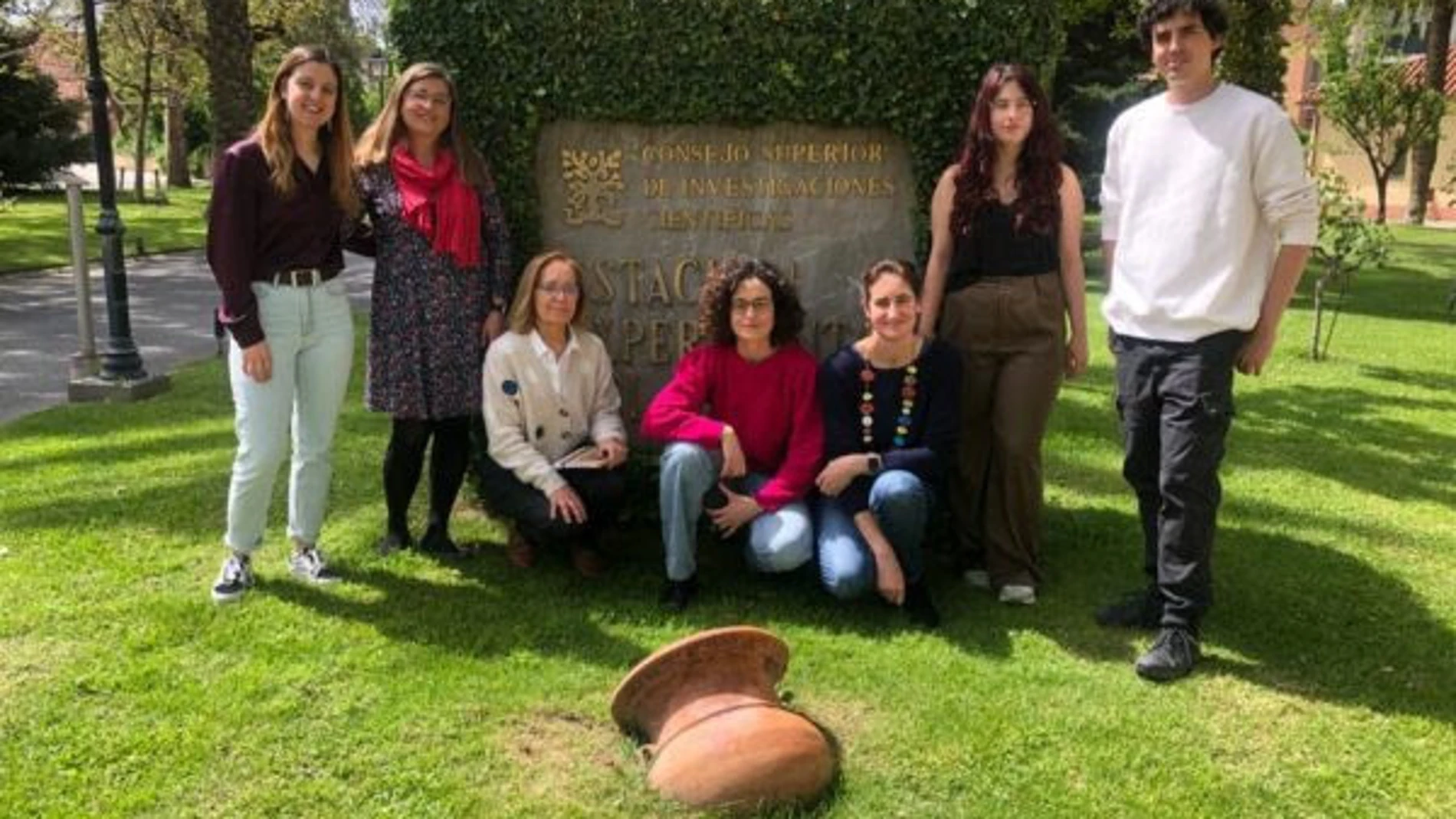 Equipo de investigadores de la Estación Experimental del Zaidín