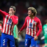 Griezmann y De Paul, tras el partido ante el Dortmund