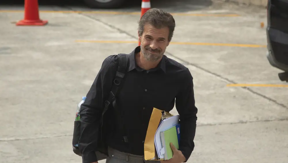 Rodolfo Sancho llega a la corte de Koh Samui en la tercera jornada del juicio contra Daniel Sancho