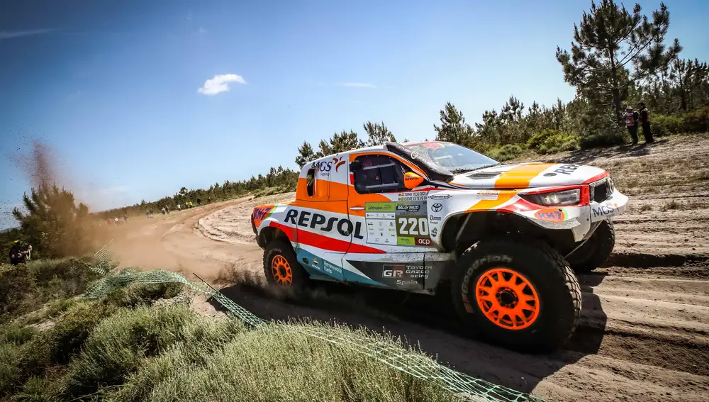 Isidre Esteve, con el Toyota del Repsol Rally Team