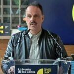 El escritor Servando Rocha durante su discurso en la presentación de La Noche de los Libros