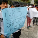 Simpatizantes del ex vicepresidente Jorge Glas se manifiestan en los exteriores de la Corte Nacional de Justicia