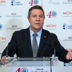Juanma Moreno y Emiliano García-Page inauguran la exposición "40 años de la Casa de Castilla - La Mancha"