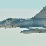 Un caza francés Mirage 2000-9 de la Fuerza Aérea de Emiratos Árabes Unidos