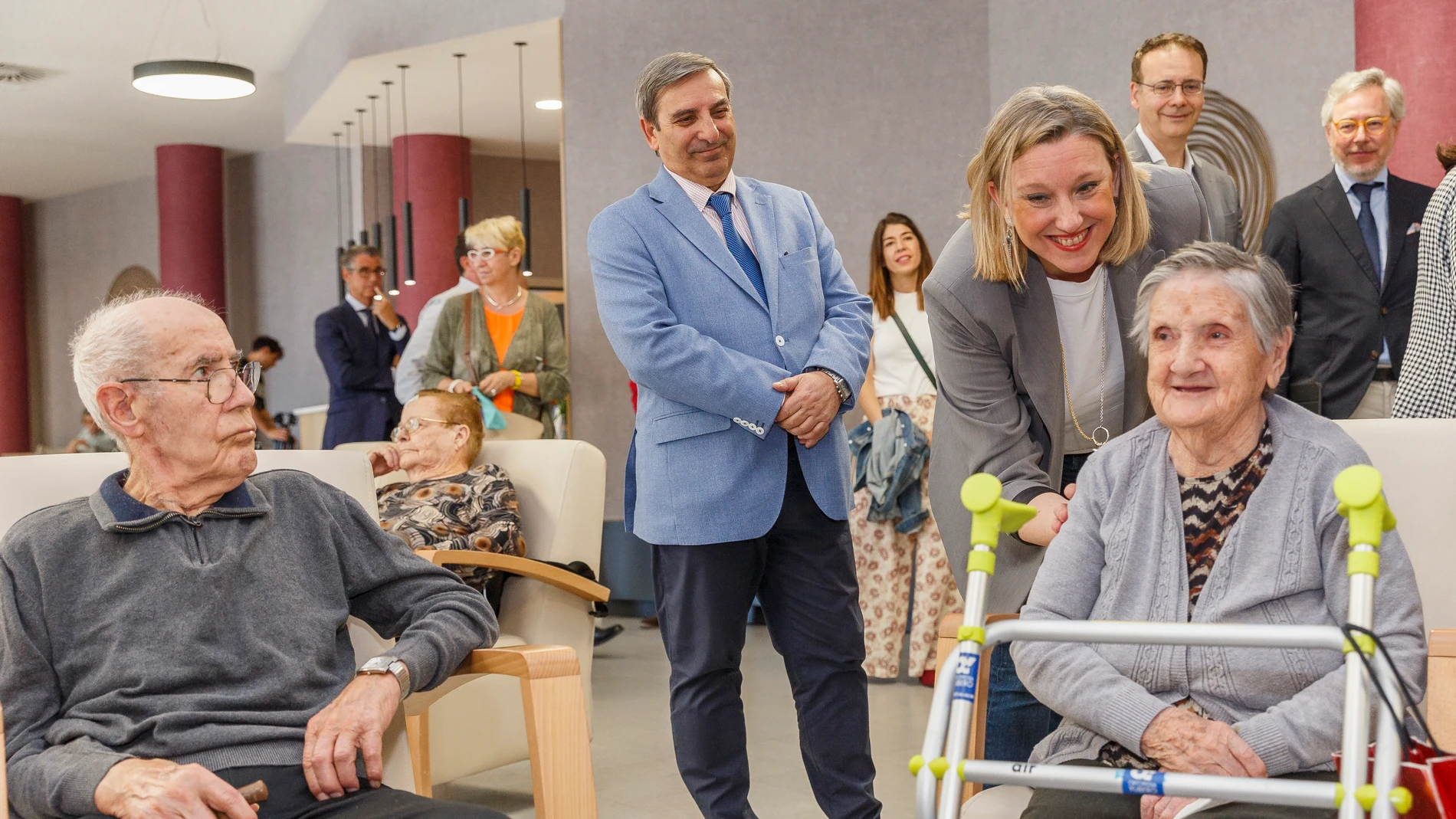 Isabel Blanco durante la visita a la residencia