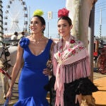 Paz Padilla y su hija, Anna, disfrutando de la Feria de Abril.