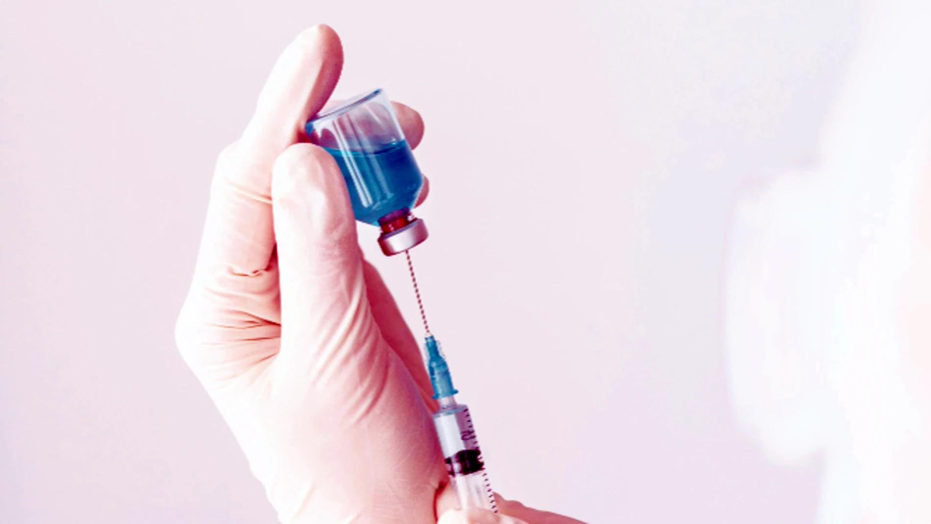 Crean una «vacuna universal» de ARN monodosis que mata cualquier cepa de un virus