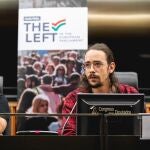 El eurodiputado de Anticapitalistas, Miguel Urbán, junto a uno de los '6 de Zaragoza' condenados, Javier Aijón, el pasado octubre en unas jornadas en el Parlamento Europeo 