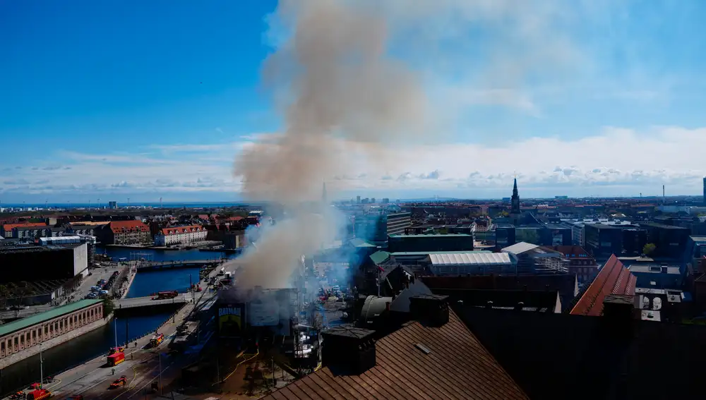 Fire hits historical Stock Exchange building in Copenhagen