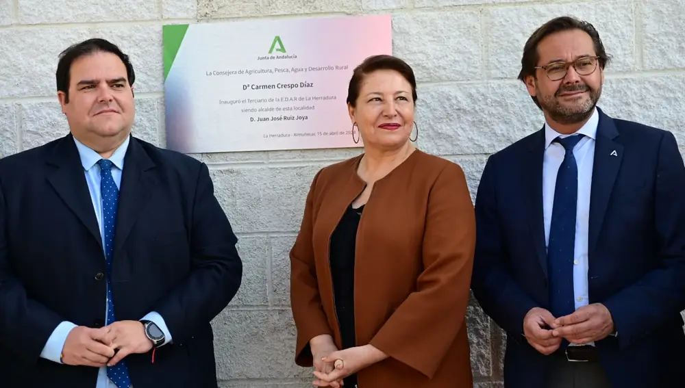La consejera Crespo, en la inauguración de los terciarios de La Herradura y Almuñécar