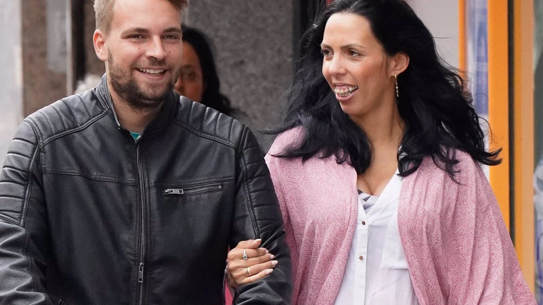 Paola Olmedo y José María Almoguera: más lejos que nunca pero con algo en común: su indiferencia a Carmen Borrego