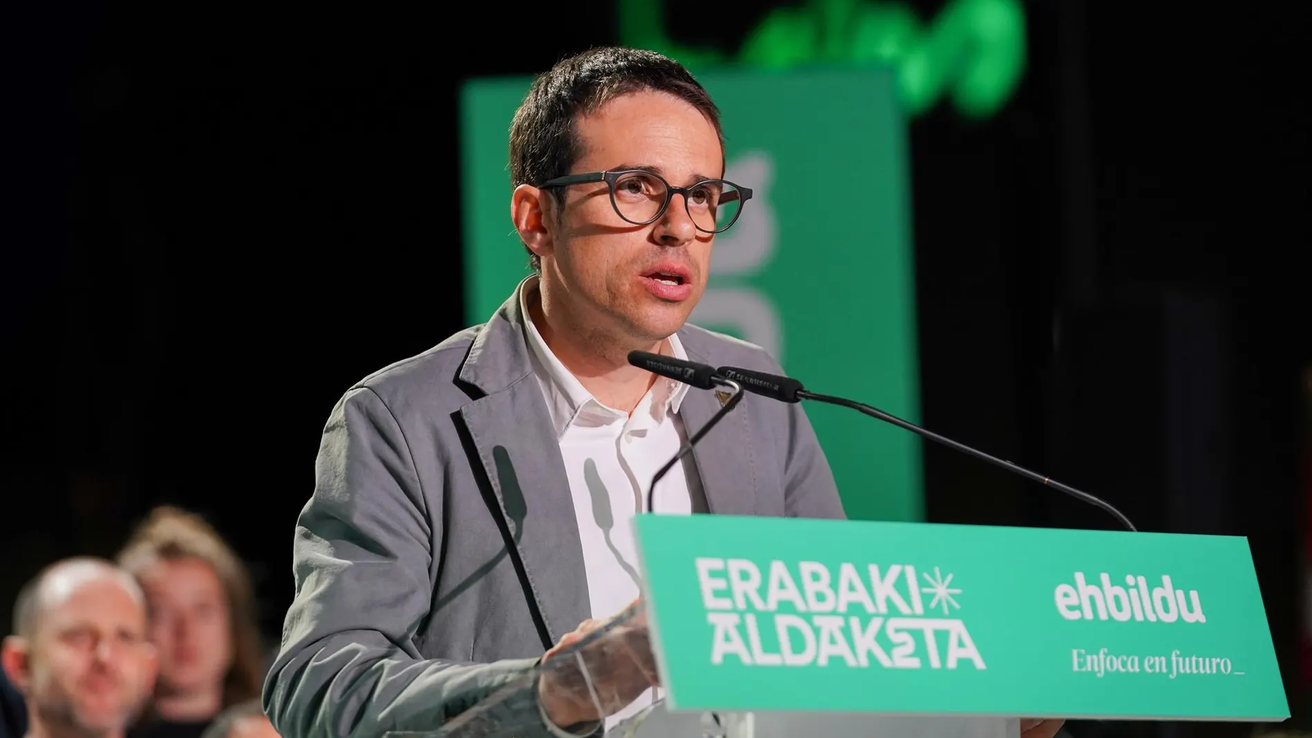 Otxandiano (Bildu) se niega a calificar a ETA como banda terrorista y dice que fue un "grupo armado"