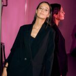 Victoria Federica con traje negro.