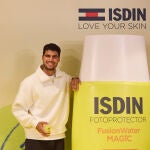 Carlos Alcaraz en el evento de ISDIN