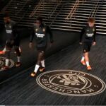 Lección de señorío: el gesto de los jugadores del Real Madrid con el escudo del City 