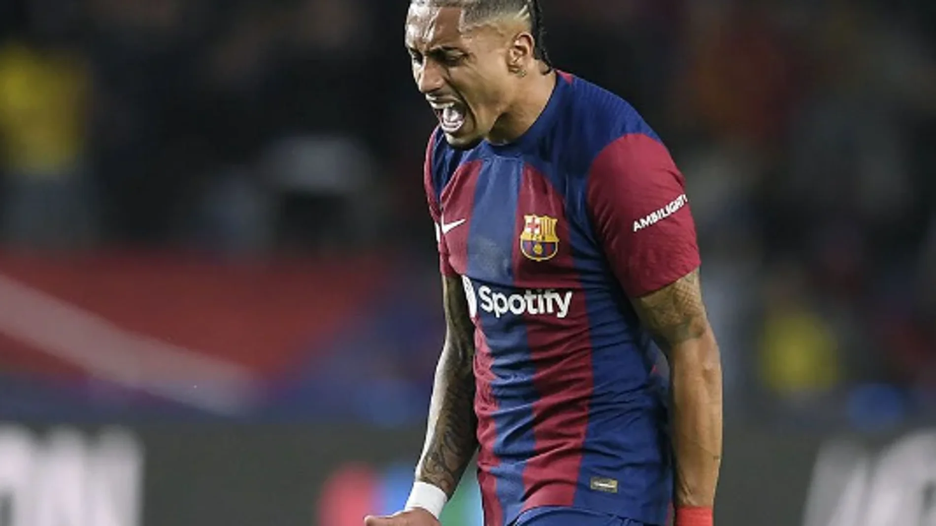 Raphinha durante el encuentro ante el PSG