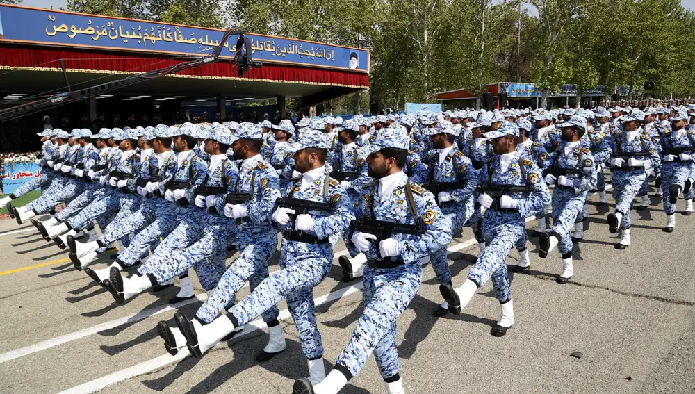 Iran holds celebrations on National Army Day