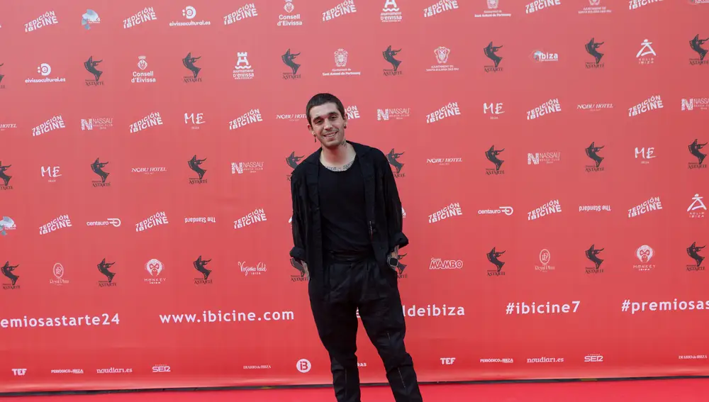 Víctor Elías en la alfombra roja de los Premios Astarté del Ibicine