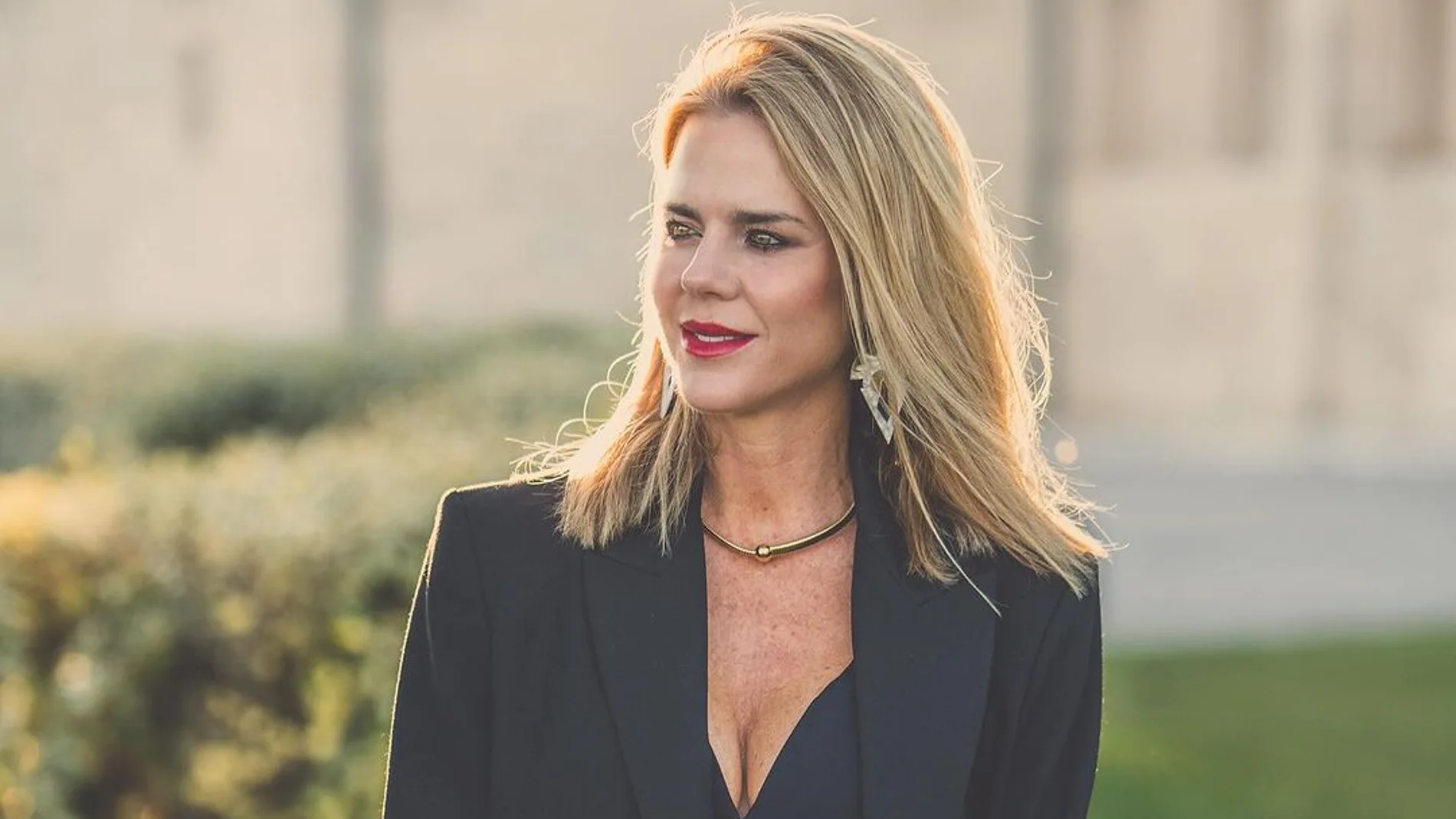Amelia Bono con look para irse de cena.