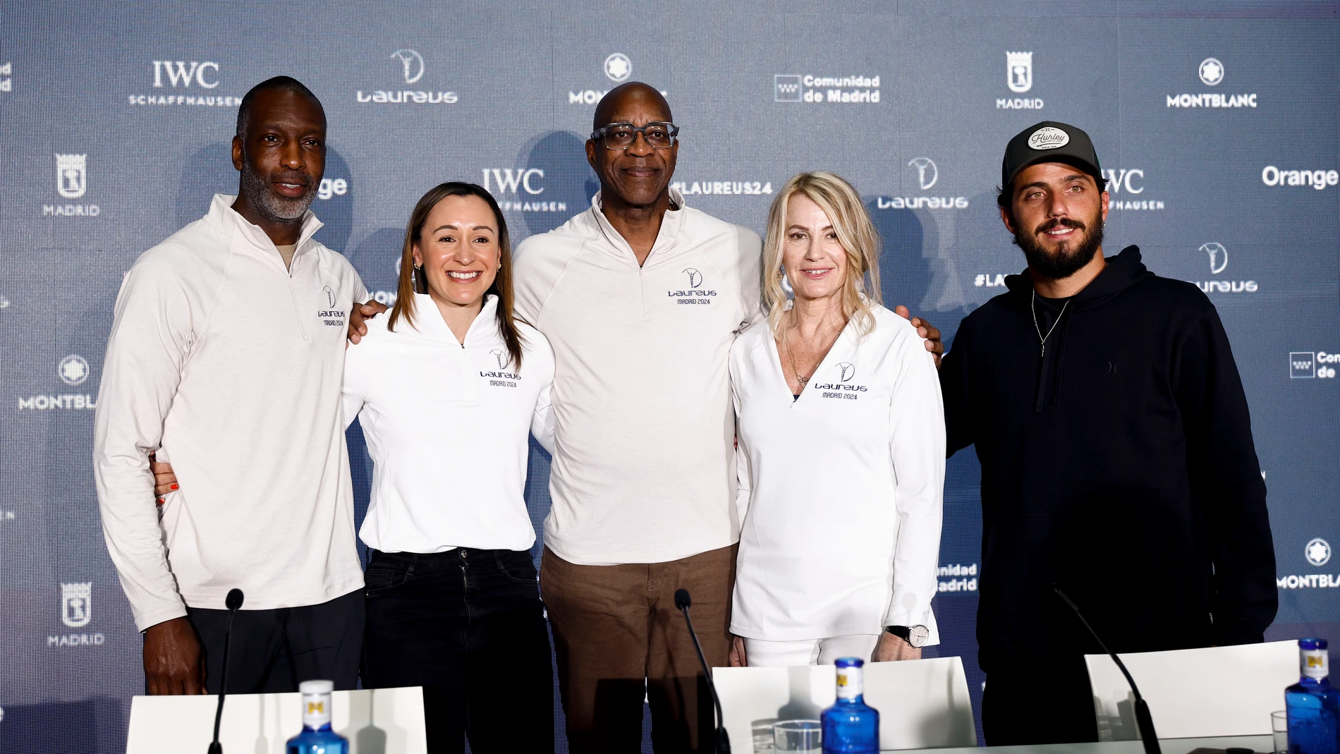MADRID, 21/04/2024.- (i-d) El atleta estadounidense Michael Johnson, la atleta británica Jessica Ennis-Hill, el atleta estadounidense Edwin Moses, la gimnasta estadounidense Nadia Comăneci, y el surfista brasileño Filipe Toledo, durante una rueda de prensa ofrecida este domingo en el Palacio de Cibeles con motivo de los Premios Laureus que se entregan mañana en Madrid. EFE/Rodrigo Jiménez