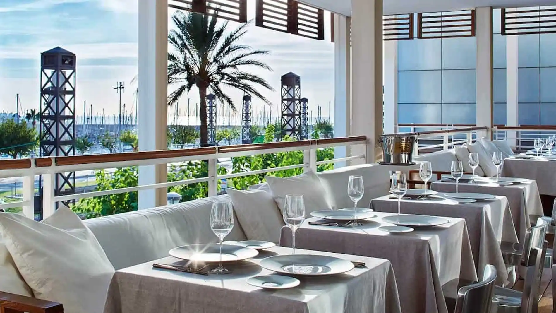 La terraza del restaurante Enoteca, en el Hotel Arts