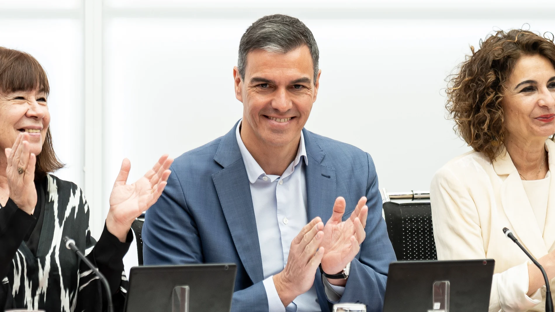 Las medidas del Gobierno dejan impuestos estratosféricos y deuda inmensa