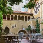Una terraza en una Iglesia luterana del centro de Madrid