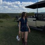 El look de safari de Violeta Mangriñán.