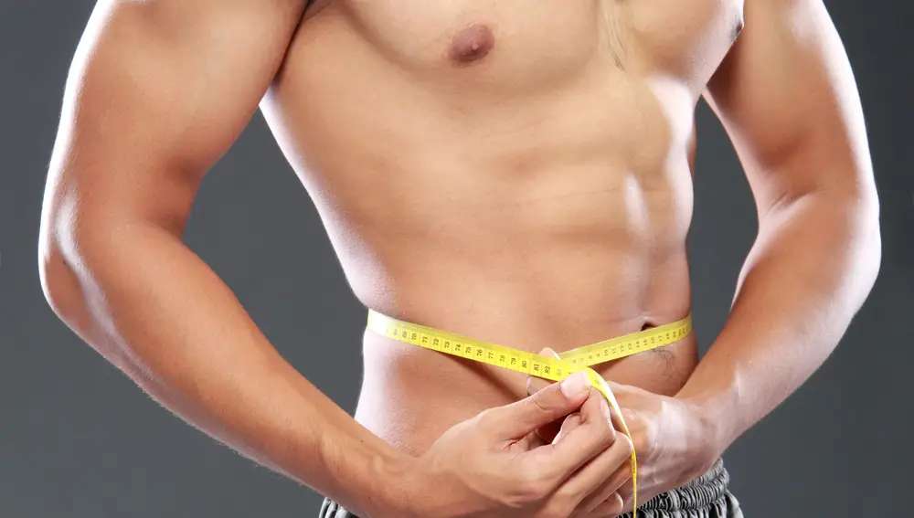 Marcar los abdominales supone una dieta de déficit calórico y bastante ejercicio durante un tiempo determinado, aunque no garantiza lucir el "six-pack"