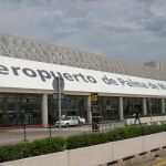 Una joven ingresa en la UCI tras ingerir un café con insectos de una máquina del aeropuerto de Palma