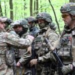 InternacionalCategorias.-Ucrania.- Ucrania ataca con drones dos almacenes de combustible en el oeste de Rusia