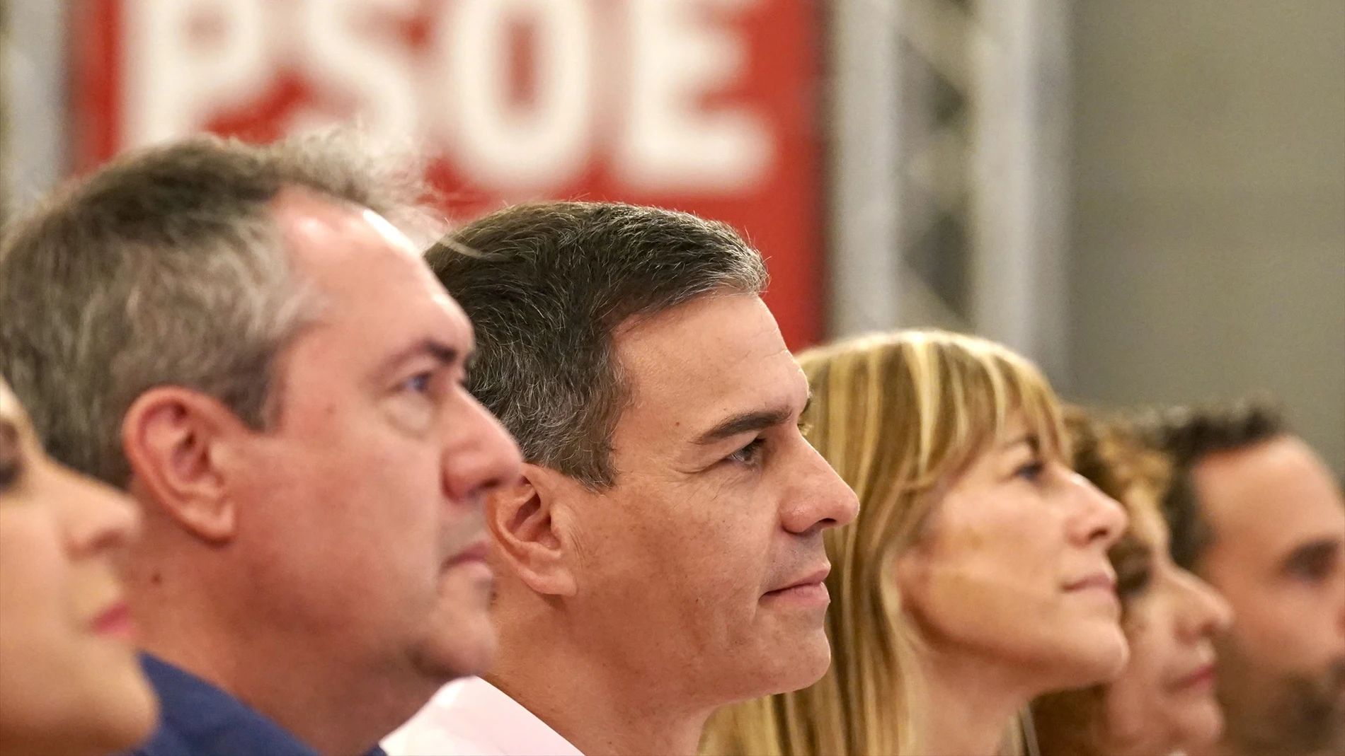 Espadas junto a Pedro Sánchez y su esposa Begoña Gómez
