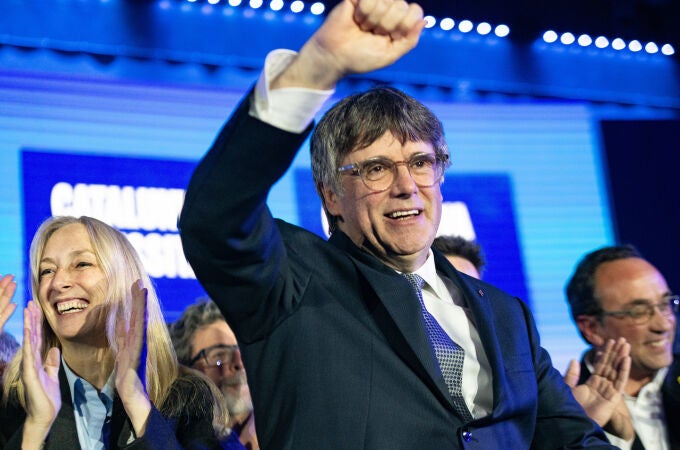 Acto de inicio de campaña de Junts+ Puigdemont para el 12M del PSC en Argelès (Francia)