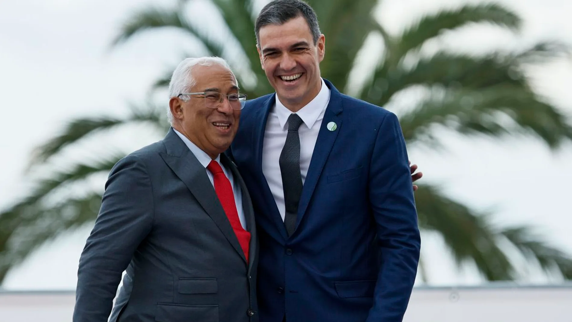 Antonio Costa, ¿el espejo de Sánchez? Diferencias entre los anuncios del portugués y Sánchez