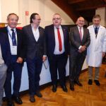 Carnero y el consejero Vázquez antes de inaugurar el VIII Congreso de la Sociedad Norte de Medicina Preventiva y Salud Pública – SOCINORTE,