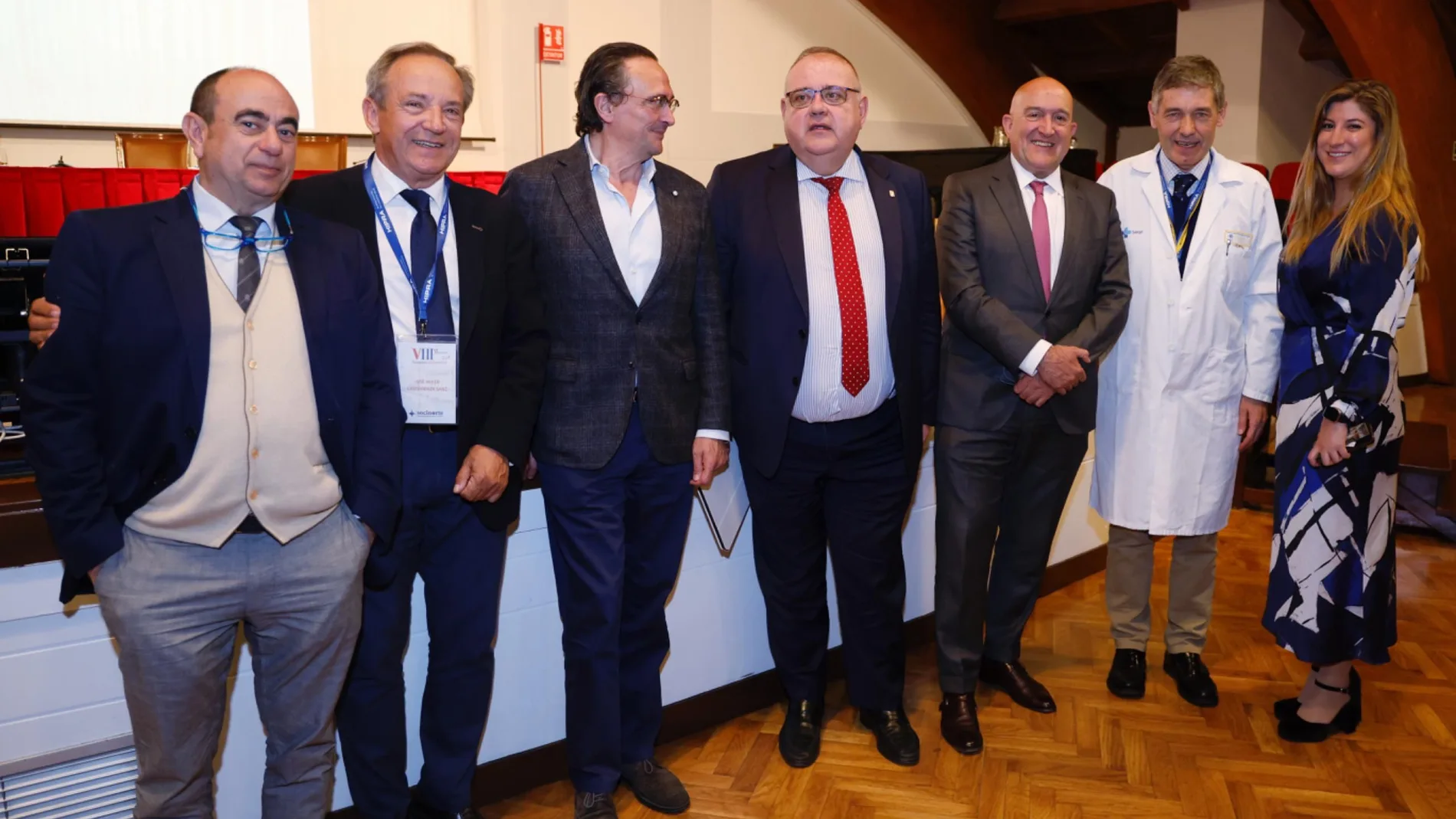 Carnero y el consejero Vázquez antes de inaugurar el VIII Congreso de la Sociedad Norte de Medicina Preventiva y Salud Pública – SOCINORTE,