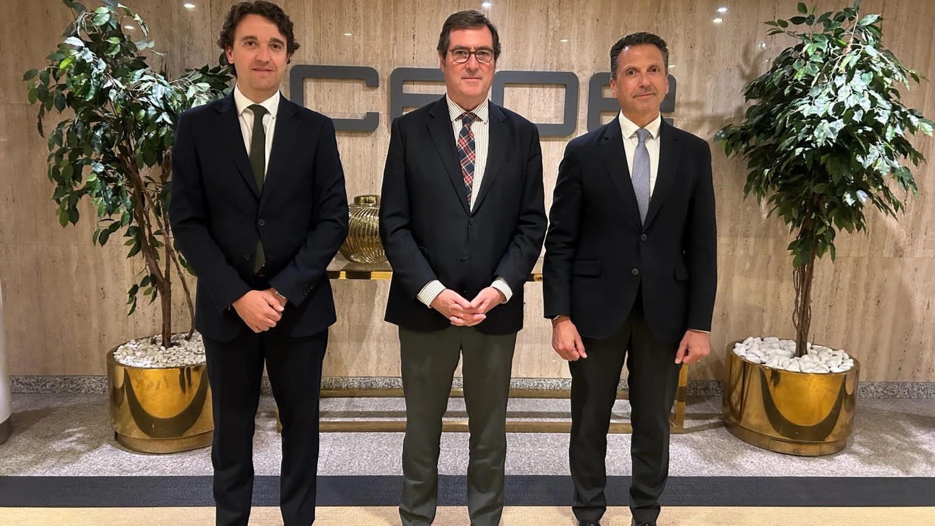 Fenin y CEOE solicitan la indexación de los contratos públicos de tecnología sanitaria