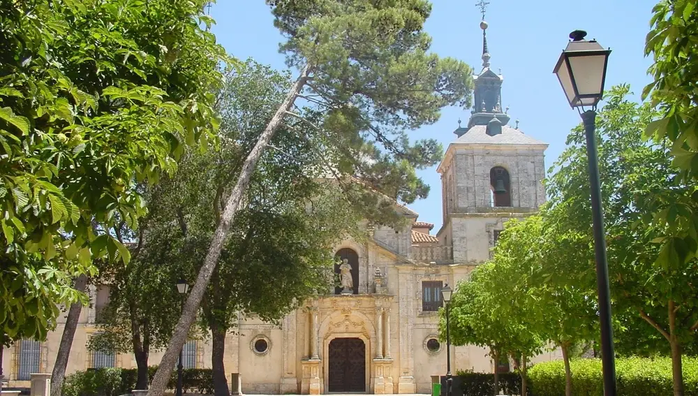 Entrada a la Iglesia de San Francisco Javier