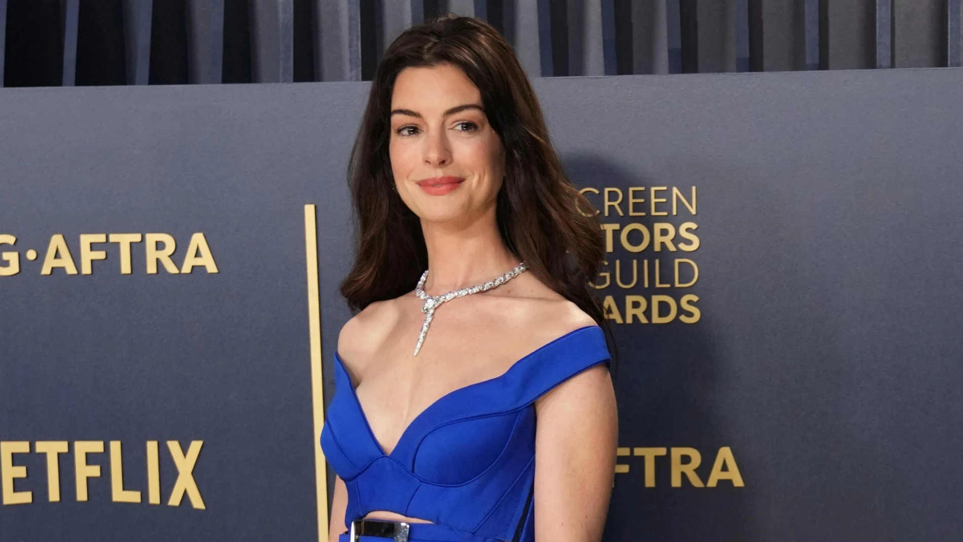 Anne Hathaway explica en qué consistían las pruebas de química que tuvo que hacer los 2000