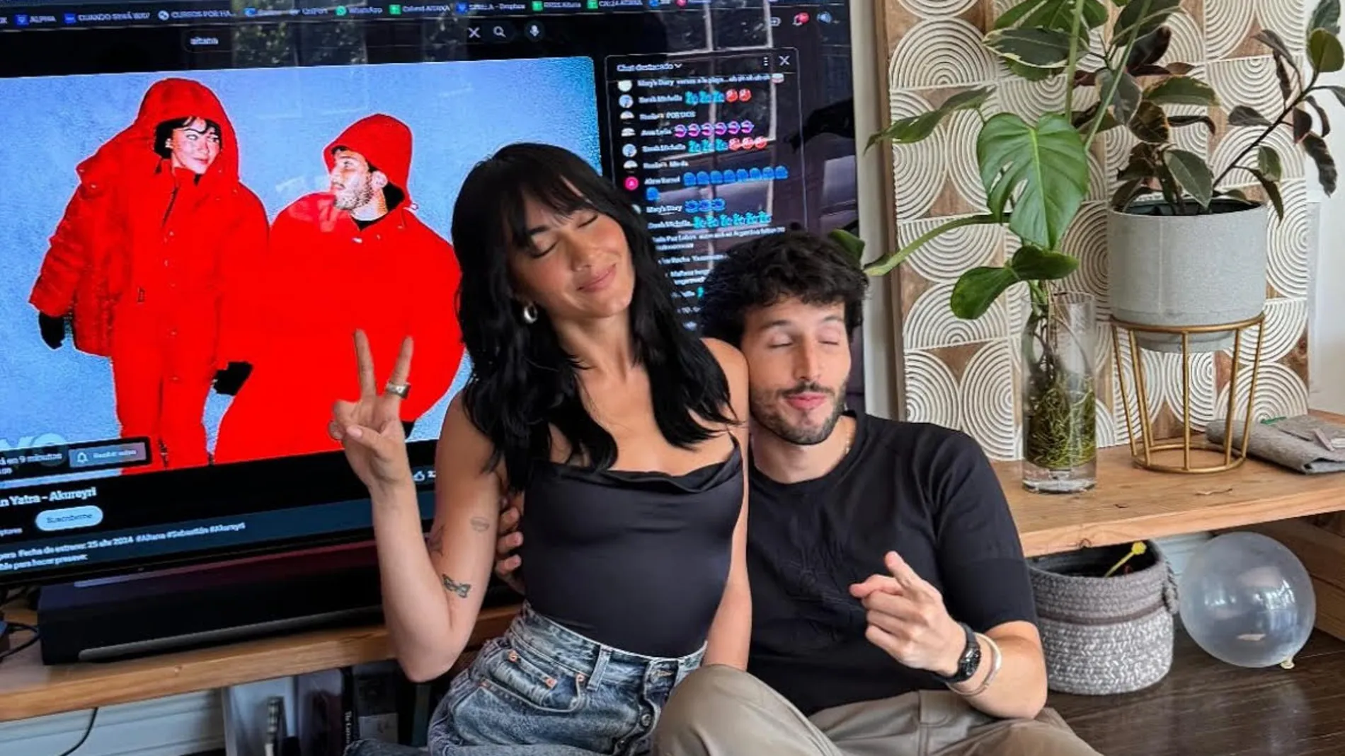 Aitana y Yatra en el estreno de su nuevo tema.