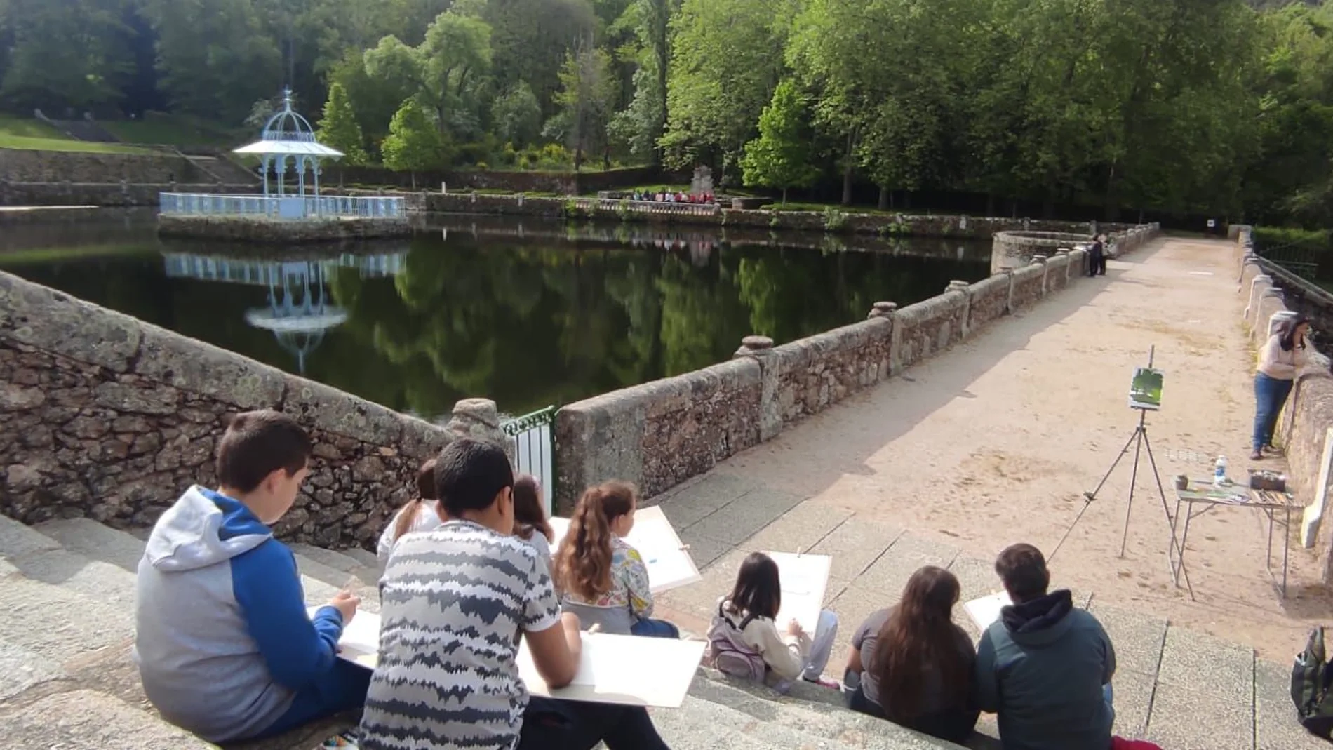Un total de 40 escolares de la comarca han realizado talleres de pintura al aire libre para captar aspectos estéticos